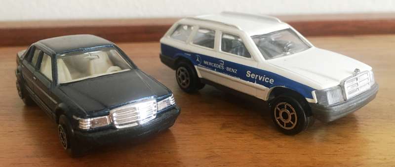 Lot of 2 Mercedes cars x2 Maisto Blue Car & Majorete White SW 1.64 Lose
