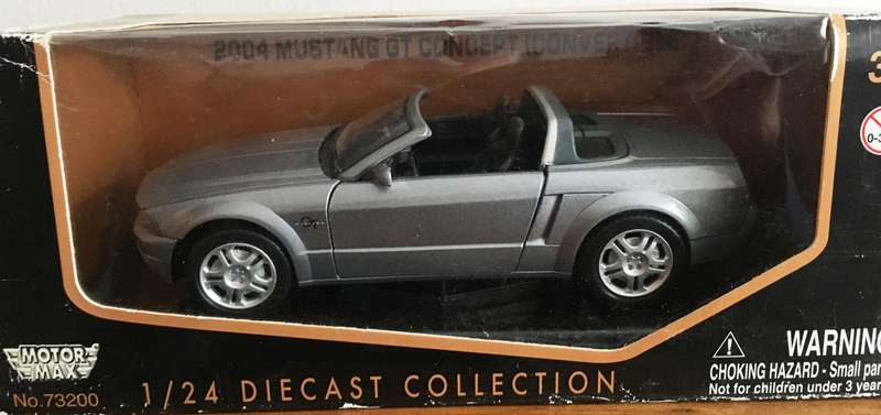 Mustang 2005 GT Cabrio Motormax Gray 1-24 Boxed