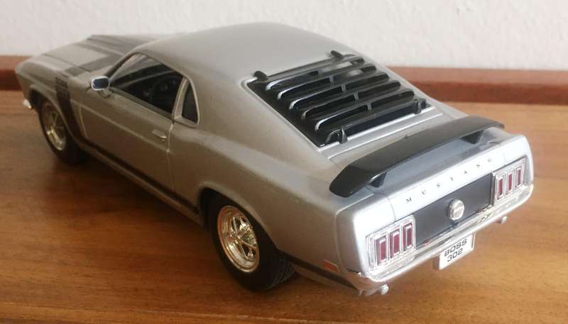 Mustang Boss 1970 Welly Silver 1-24 No box