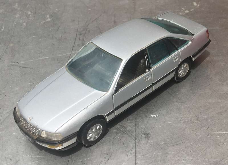 Opel Senator 1987 Gama Silver 1-43 Loose