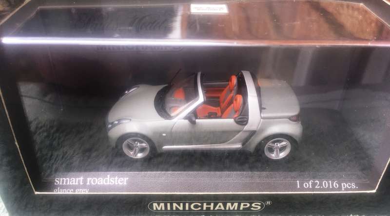 Smart Roadster 2003 MiniChamps Gray Metallic 1-43 Boxed