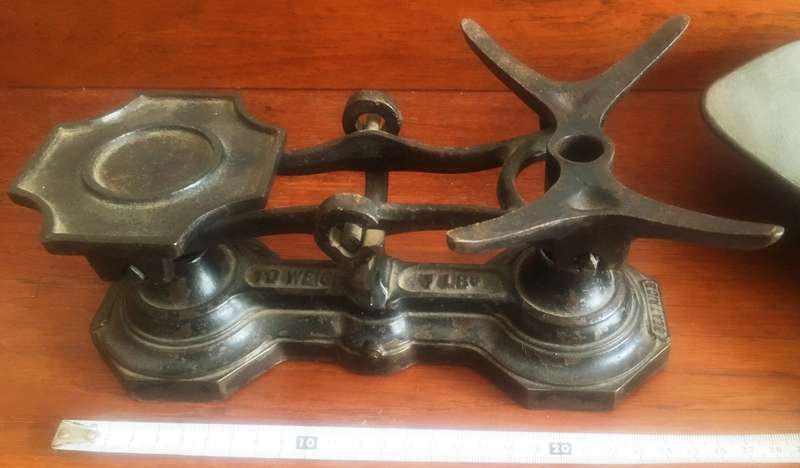 Vintage Kitchen Scale to weigh 7Lbs
