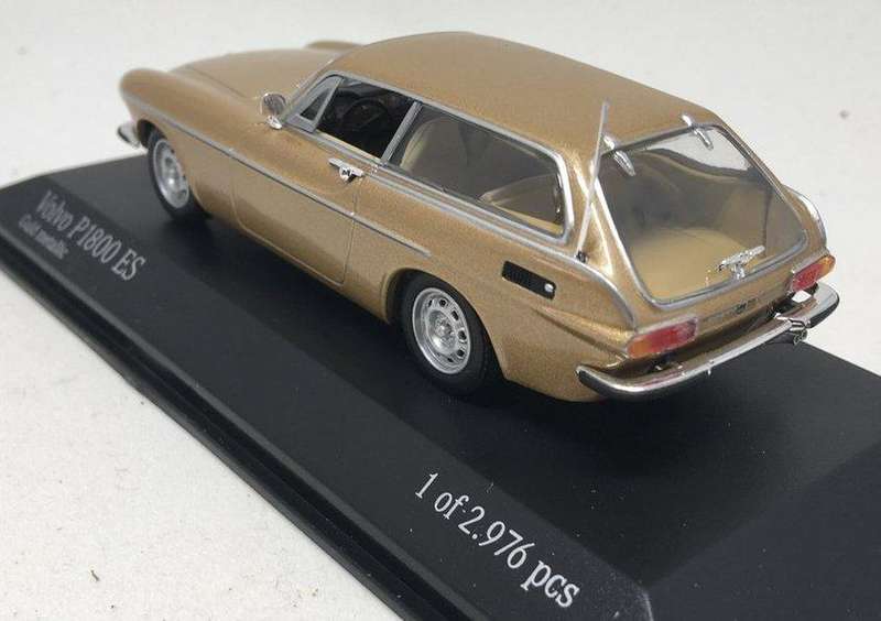 Volvo P1800 ES Minichamps Gold 1-43 Boxed