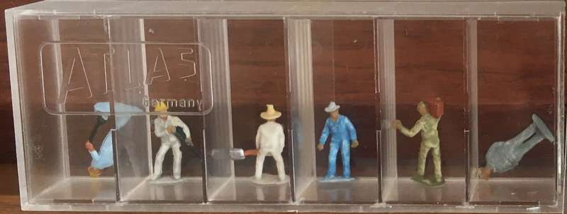 Woodland Scenics Ike's Ice Cream Truck N Scale + 6x Figures