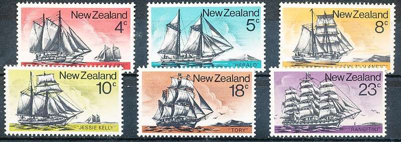 NEW ZEALAND   - 1975   Historic Sailing Ships   SET  -    FINE MINT