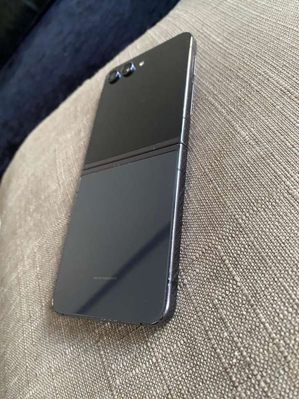 Samsung Galaxy Flip 5