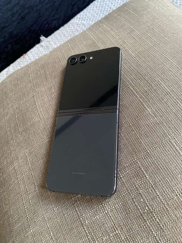 Samsung Galaxy Flip 5