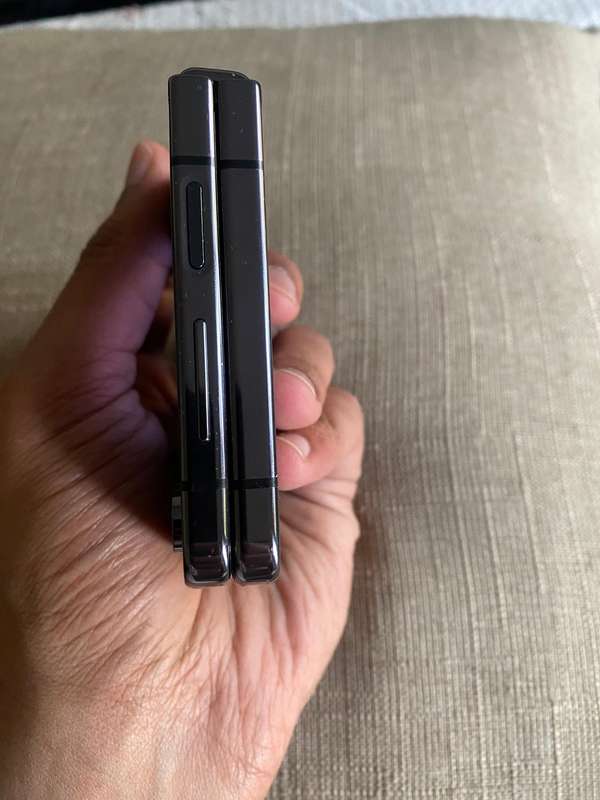 Samsung Galaxy Flip 5