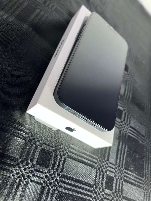 Apple iPhone 13