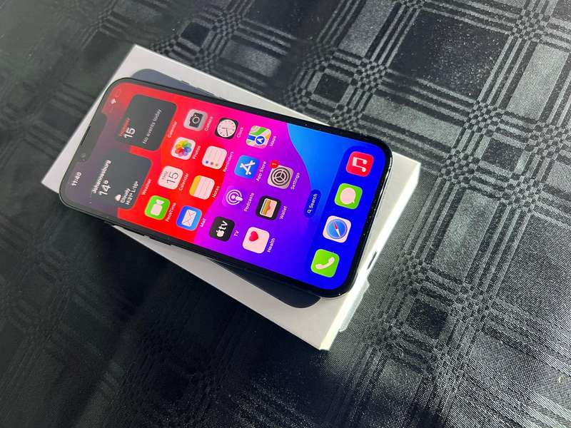 Apple iPhone 13