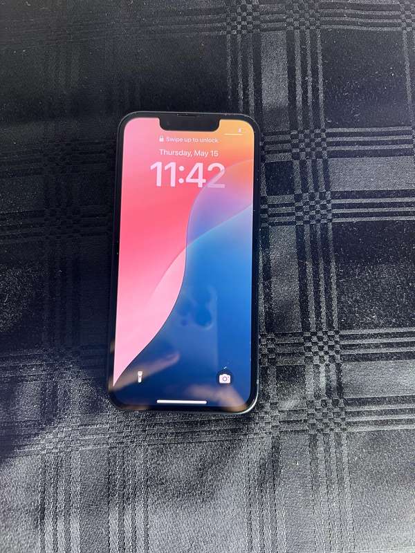 Apple iPhone 13