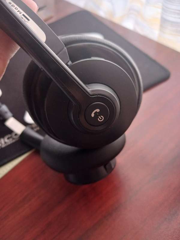 Wireless Over-Ear Headphones with AI Noise Cancelling