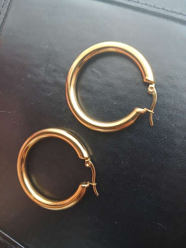 Gold Plated Stainless Steel Chunky Shell Hoop Earrings 4cm Good As New