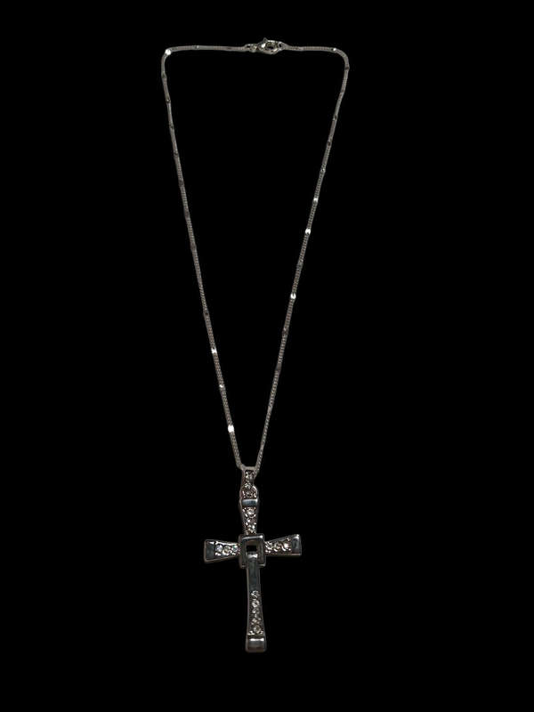 Silver Plated Metal Cross Pendant Necklace