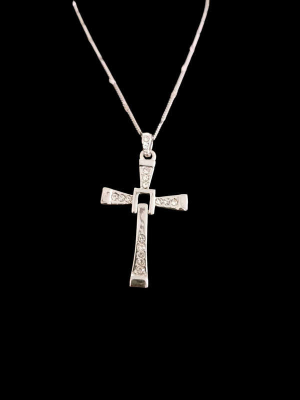 Silver Plated Metal Cross Pendant Necklace