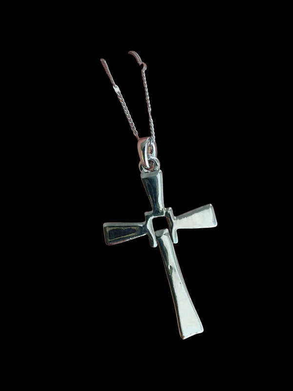Silver Plated Metal Cross Pendant Necklace