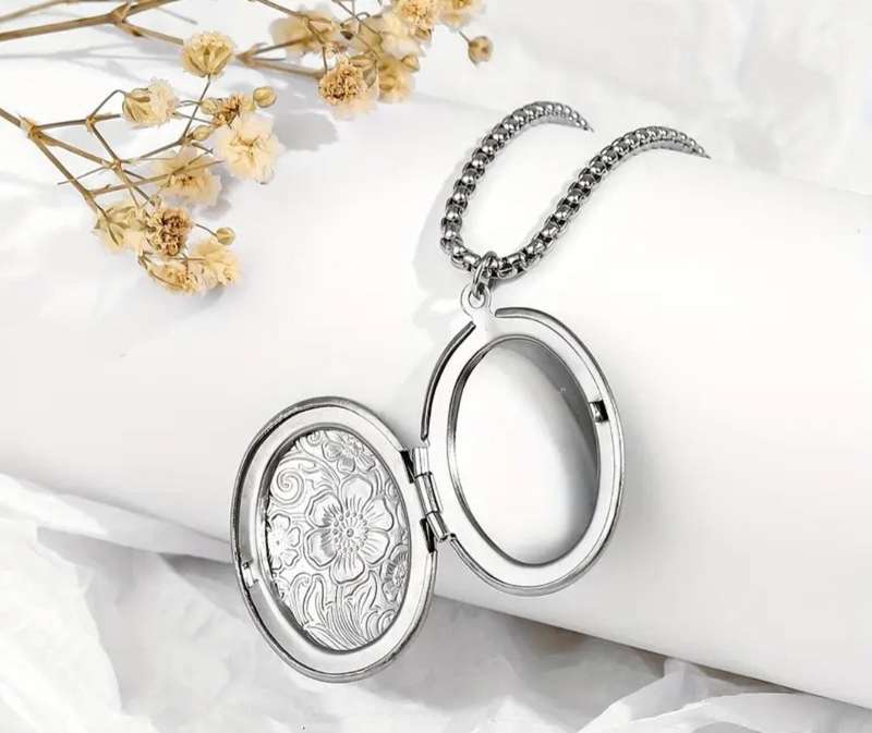 Stainless Steel Oval Flower Pattern Locket Pendant Necklace