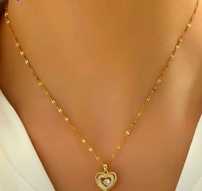 Gold Plated Stainless Steel Elegant Heart-Shaped Crystal Zirconia Pendant
