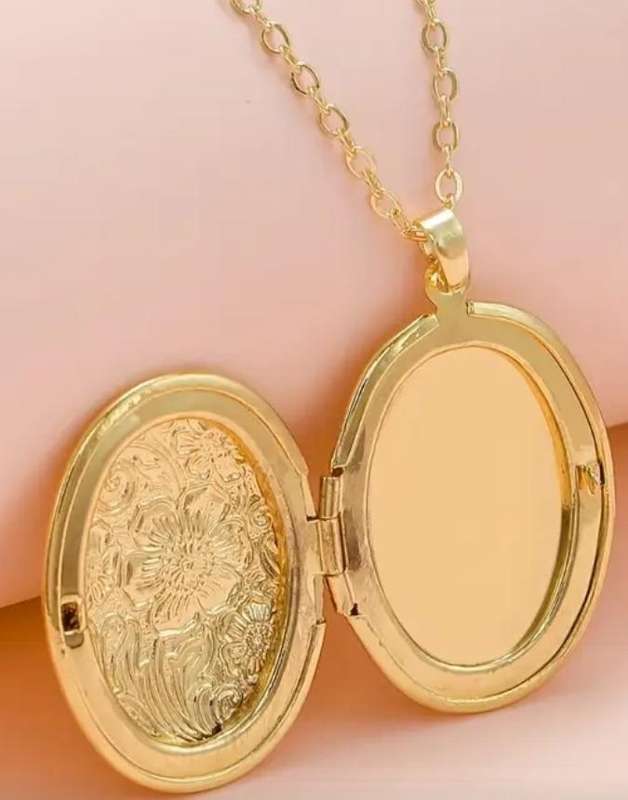 Gold Plated Stainless Steel Oval Flower Pattern Locket Pendant Necklace