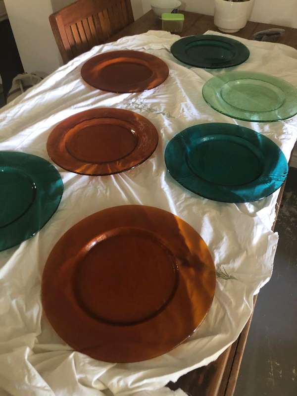 Glass underplates