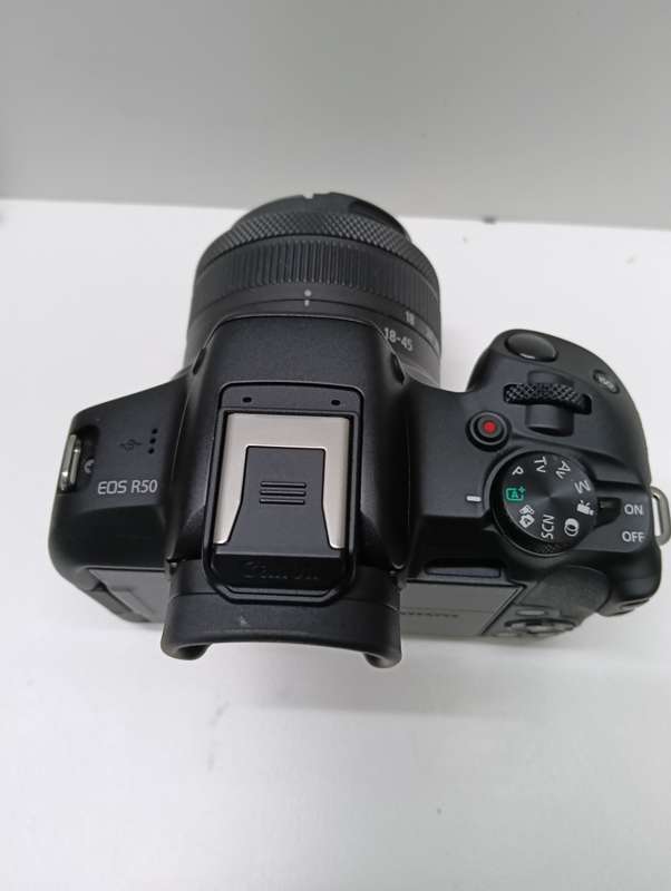 CANON EOS R50 MIRRORLESS CAMERA WITH RF 18-45MM LENS