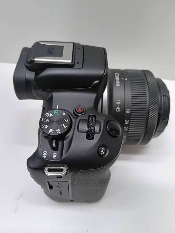 CANON EOS R50 MIRRORLESS CAMERA WITH RF 18-45MM LENS