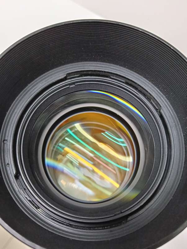 Canon EF 85mm F/1.4 L IS USM lens