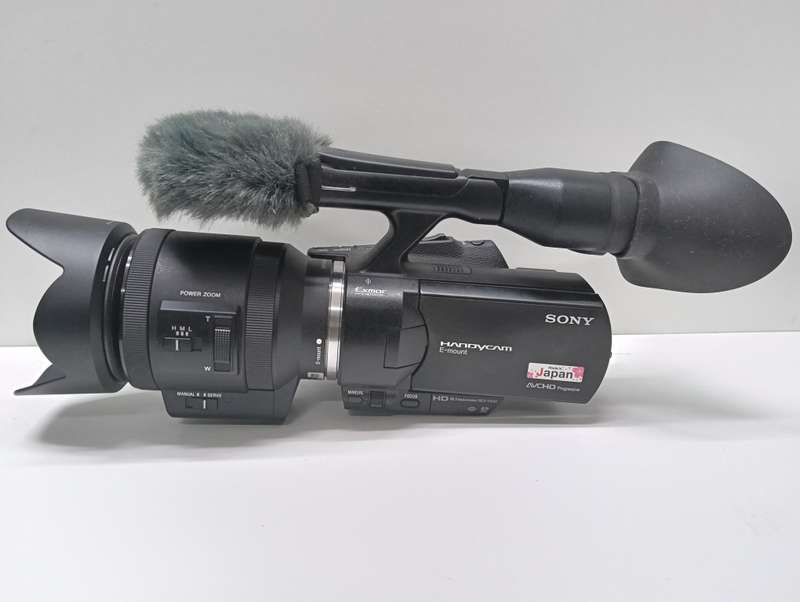 Sony NEX-VG30 Camcorder with 18-200mm f/3.5-6.3 Power Zoom Lens