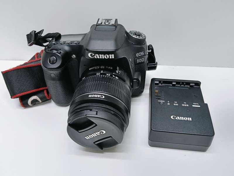 Canon EOS 80D Dslr Camera with a 18-55mm kit lens