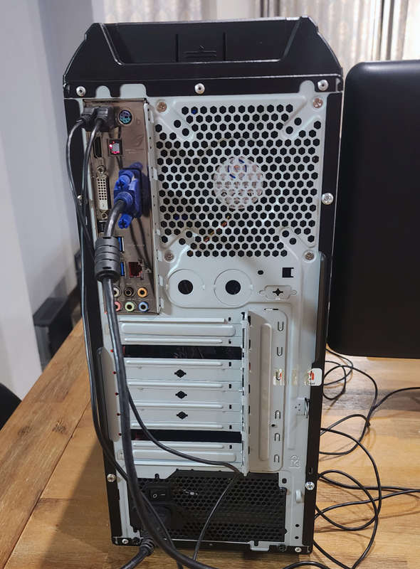 Gamer-Ready PC Setup + 24 Philips Monitor