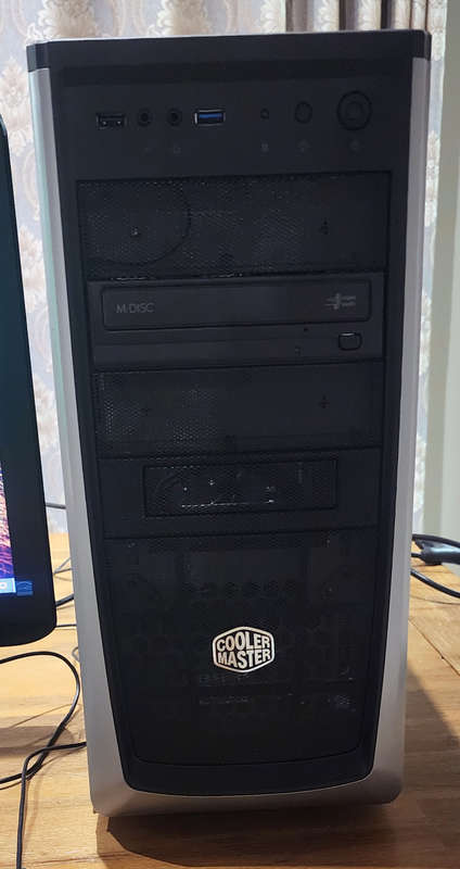 Entry-Level Gaming PC + 24 Monitor