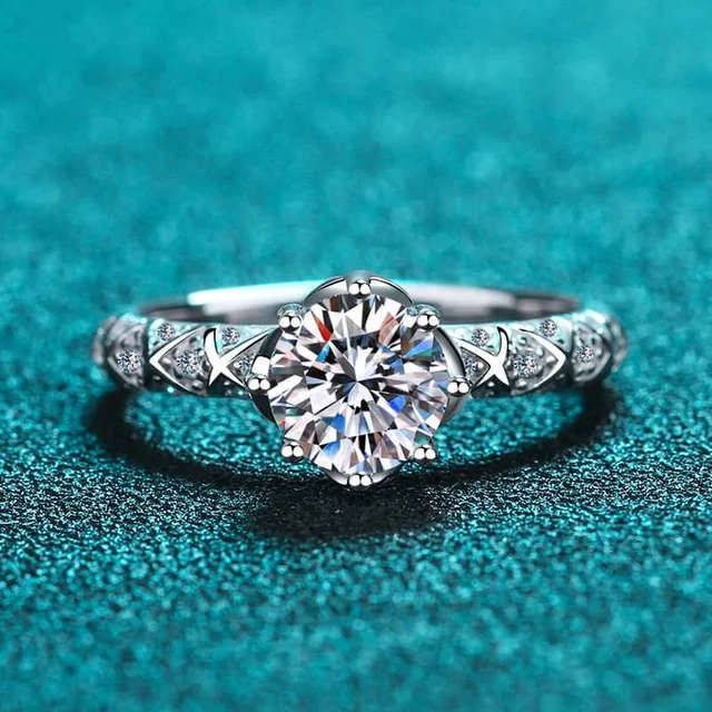 Sterling Silver Ring with 1ct Moissanite, comes with a Certificate of Authenticity
