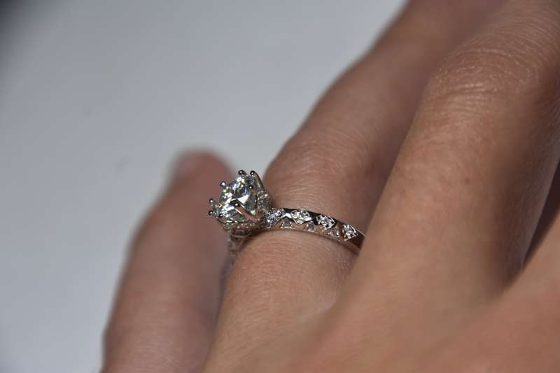 Sterling Silver Ring with 1ct Moissanite, comes with a Certificate of Authenticity