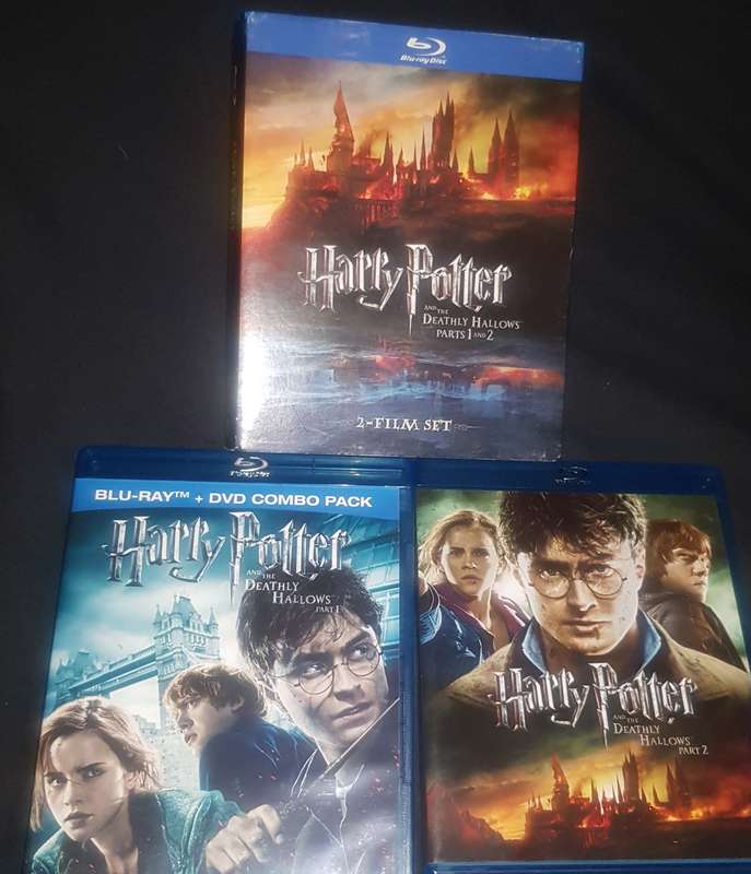 Harry Potter & The Deathly Hallows Part 1 & Part 2  (4 discs Blu Ray DVD)
