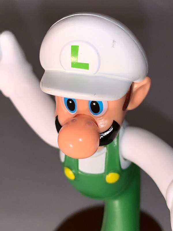 Nintendo Super Mario LUIGI Figurine