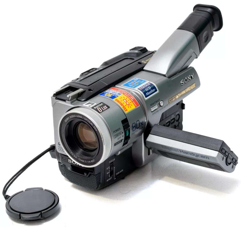 Sony Digital Handycam Camcorder DCR-TRV110E PAL 8mm Video8 Hi8 Digital Camcorder