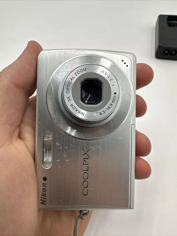 Nikon Digital Camera Coolpix S200 Point Shoot Digital Camera
