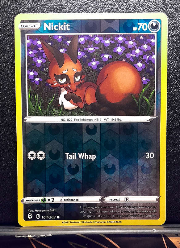 Pokemon Cards - Nickit 104/203 - Reverse Holo - Sword & Shield Evolving Skies NM