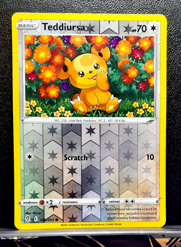 Pokemon Cards - Teddiursa 126/203 - Reverse Holo - Sword & Shield Evolving Skies NM