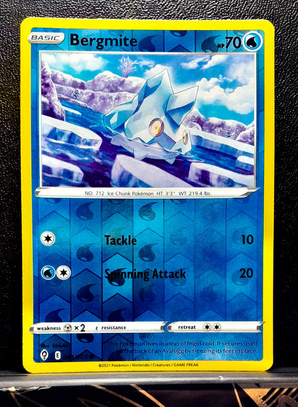 Pokemon Cards - Bergmite 044/203 - Reverse Holo - Sword & Shield Evolving Skies NM