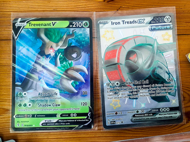Pokemon Trading Card Game- 100+ Cards Value Bundle #01 - Tin + Cards + Accessories