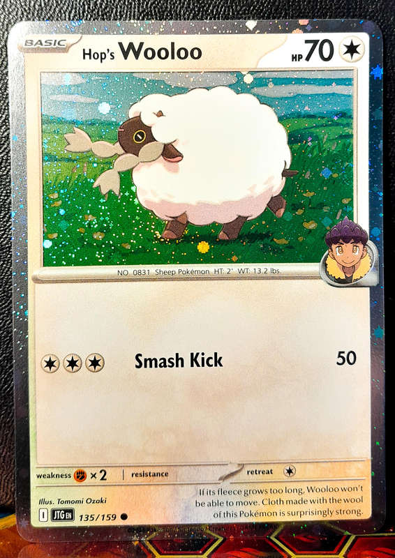 Pokemon Card - Hop's Wooloo 135/159 - Cosmo Holofoil- Journey Together - NM