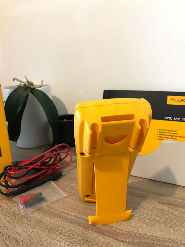 Fluke 177 True RMS Multimeter with Display Backlight (New from old stock)