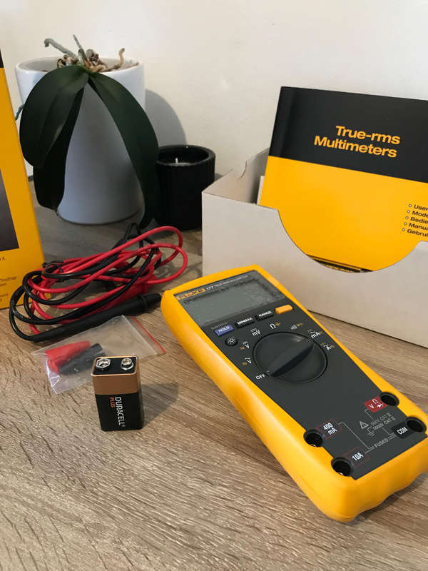 Fluke 177 True RMS Multimeter with Display Backlight (New from old stock)