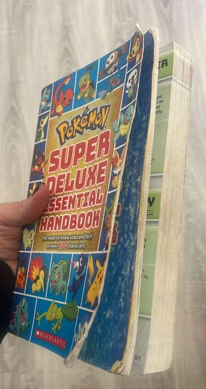 Pokemon Super Deluxe Essential Handbook : The Need-to-Know Stats and Facts on Over 800 Characters