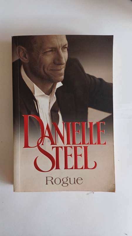 Rogue by Danielle Steel