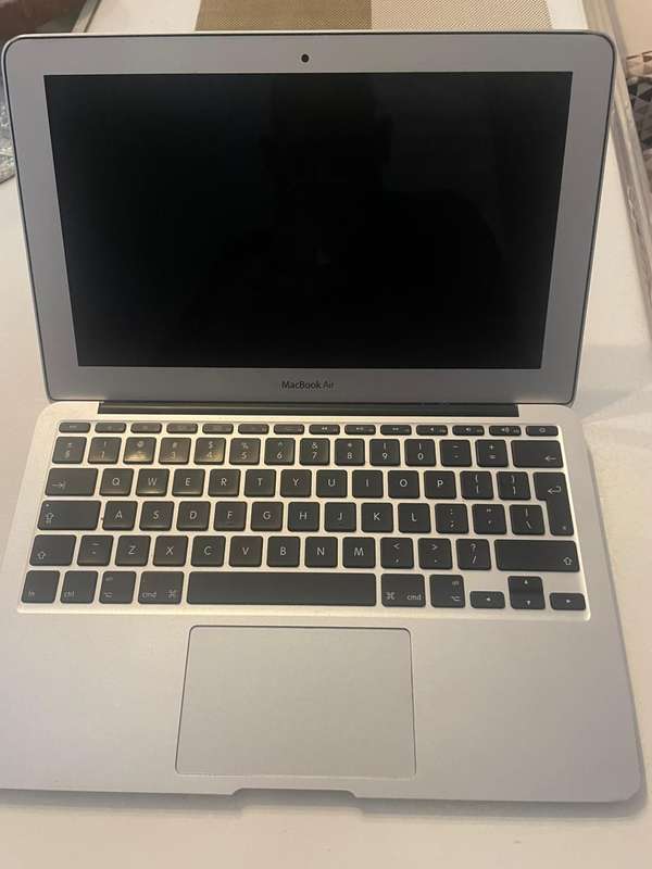 Apple MacBook Air 11 (Mid 2011)  Intel Core i5, 2GB RAM, 64GB SSD  macOS High Sierra