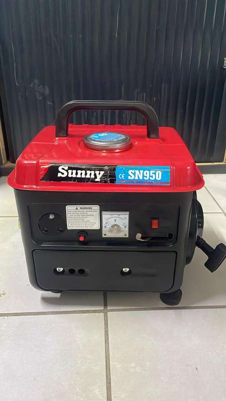 950W Petrol Generator ( WORKING) Liquidation Auction
