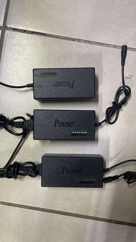 Universal laptop charger Tested & Working  Liquidation Auction (Sold As-Is)