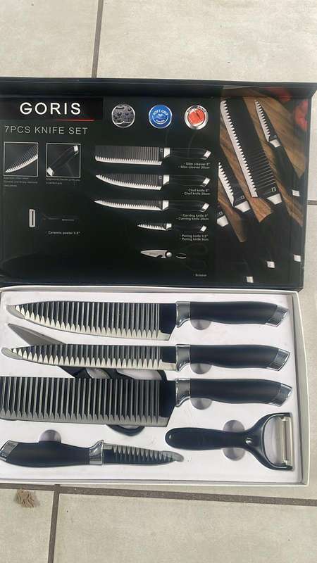 New GORIS 7-Piece Knife Set with Ceramic Peeler - Liquidation Auction